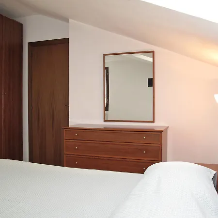 Res. Vigna Del Lago 125s Apartment