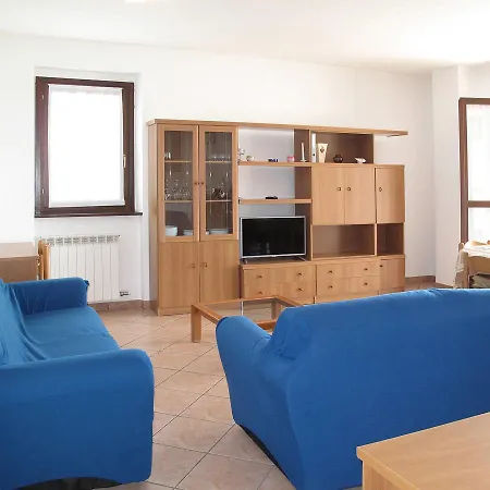 Res. Vigna Del Lago 125s Apartment